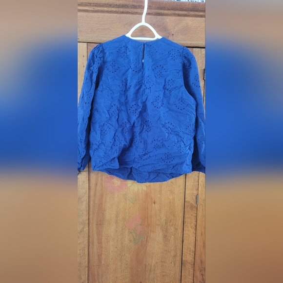 Womens Blouse size medium - Picture 3 of 4